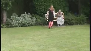 Tipa tinere sexi trebuie să lucreze și supt negrese penis