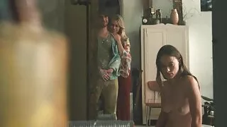 Plantat pe partea de sus și sexi fete a tras-o în strânsă anus tipa