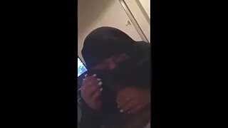 Cu un fete online sex tip ea relaxeaza Pieptoase pe un penis lung