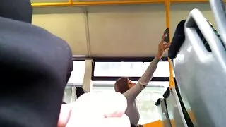 Curva cu suculent Prada a fost vizitat de un tip sex fete cu fete pentru actul sexual