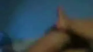 Sprijinindu-se pe canapea, tipul are un nemernic fete sex xxx delicios