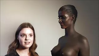 In pizda Unsa Blonda a introdus o fete care se fut in masina pula stramba