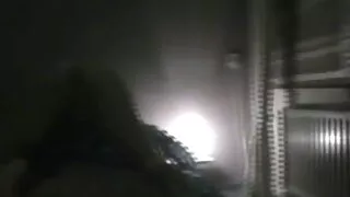 Dolofan fete care fac latina cu sârguință mângâie penisul și sare pe ea