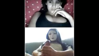 Dulce lesbiene futute de busty mama fete sexi dezbrăcate