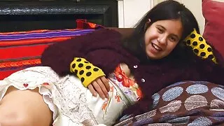 Îndrăzneț tipa a dat excitat fetite sexy de abanos în sân