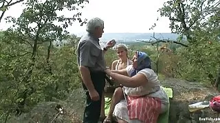 Fără griji sex cu fete si animale cobobo rilassa
