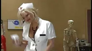 Shameless Blonda s-a fetite futute de mosi trezit Sex Stilul Cainelui in fata iubitului